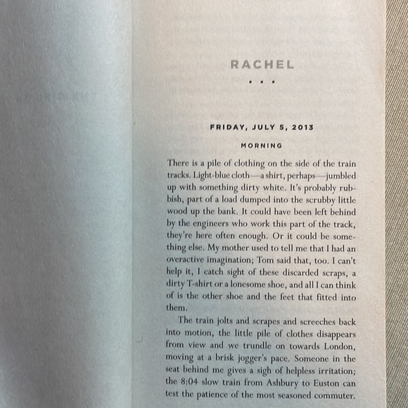 📚2/$6  The Girl on the Train - Picture 8 of 12